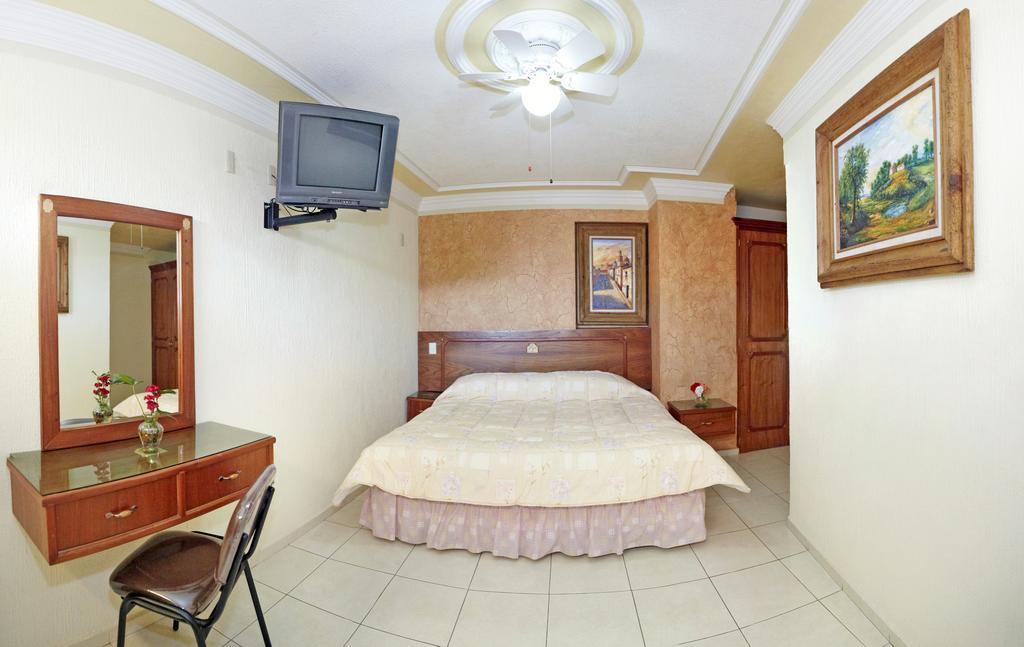 Hotel Rincon Tarasco Морелія Екстер'єр фото